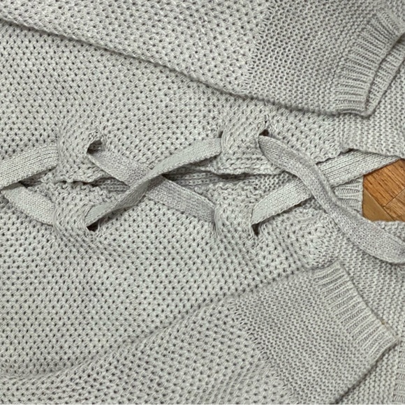 Beautiful Warm Gray Open Back Knit Sweater - Picture 6 of 6